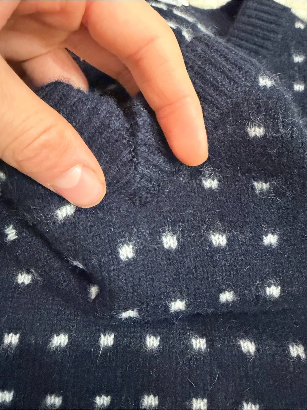 J crew Relaxed midweight cashmere V-neck sweater in jacquard dot